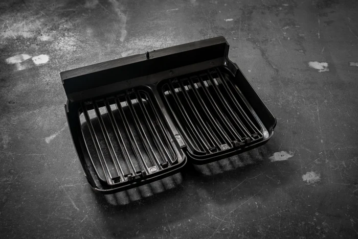 Garagistic - E30 Gloss Black Kidney Grill - Aftermarket Replacement (51131945877) - Image 9