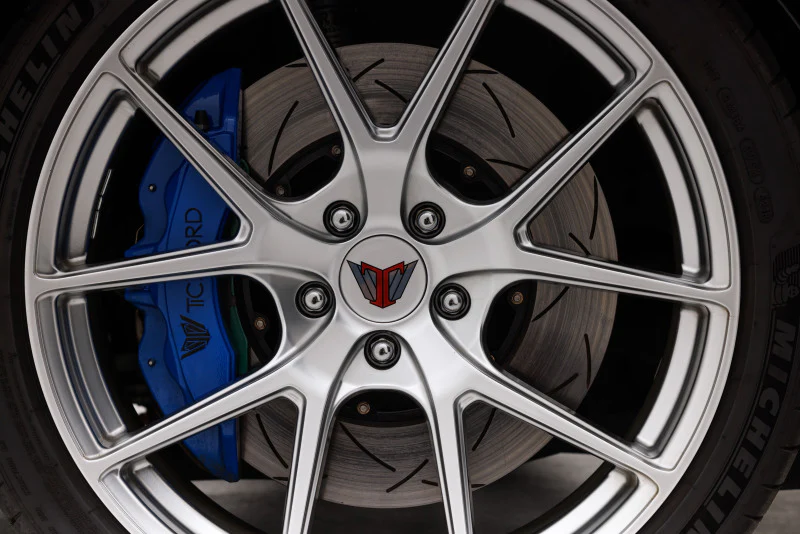 DBA 12-13 Audi TT Quattro RS (370mm Front Rotor) Front 5000 Series Drilled Rotor w/Silver Hat - Image 3