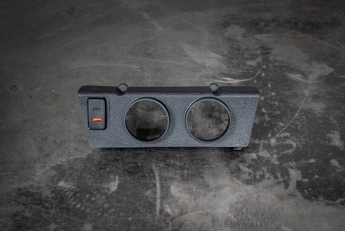 Garagistic - E30 Luxury Gauge Pod w/ USB plug - Image 6