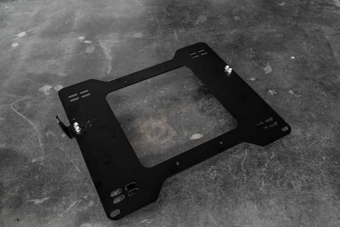 Garagistic - Garagistic Mercedes 190E Seat Mount Adapter